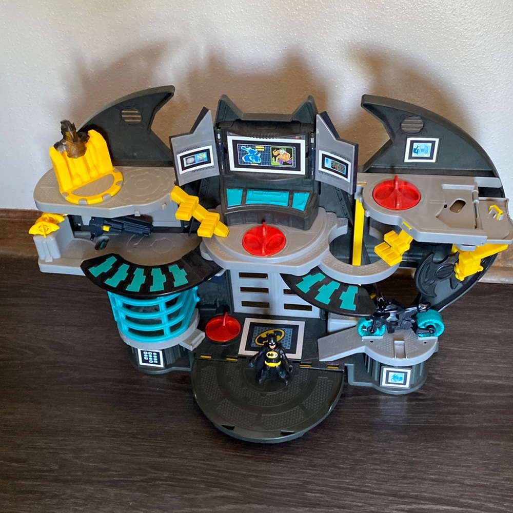 Mattel FP Imaginext Super Friends Batcave